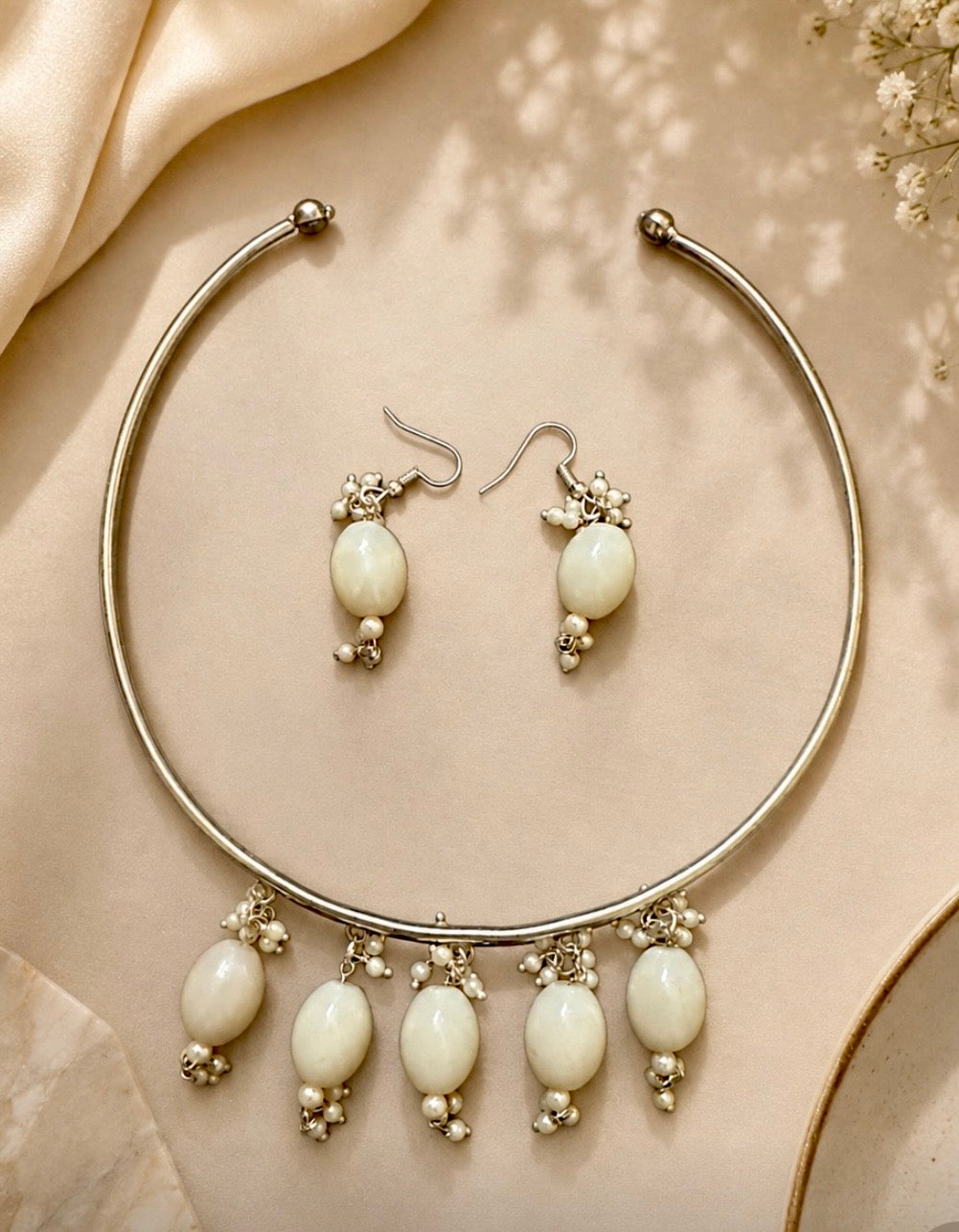 Silver-Plated Pearl Droplet Hasli Necklace Set