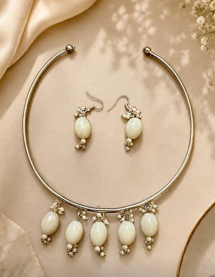 Silver-Plated Pearl Droplet Hasli Necklace Set