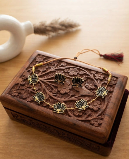 Black Enamel Lotus Choker Set