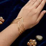 Aurelia Cuff