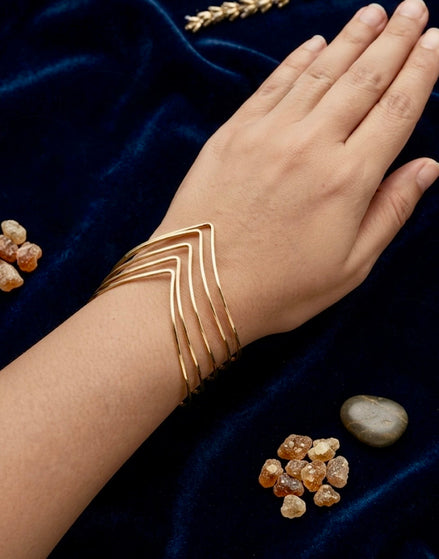 Aurelia Cuff