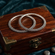 Zenia Ribbed Oxidised kada (Set Of 2)