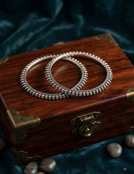 Zenia Ribbed Oxidised kada (Set Of 2)