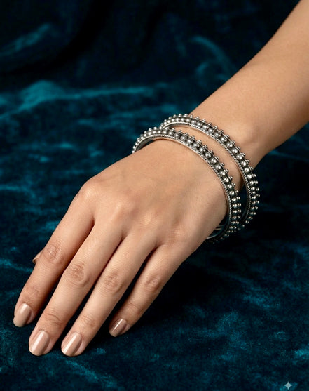 Zenia Ribbed Oxidised kada (Set Of 2)