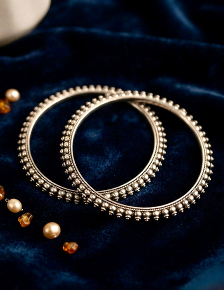 Zenia Ribbed Oxidised kada (Set Of 2)