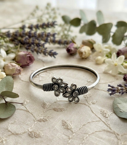 '' Gulbano '' Indie Cuff