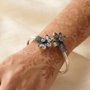 '' Gulbano '' Indie Cuff