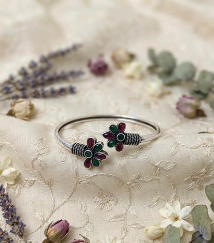 '' Gulbano '' Indie Cuff