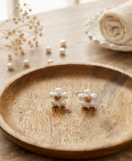 Pearl Daisy Studs