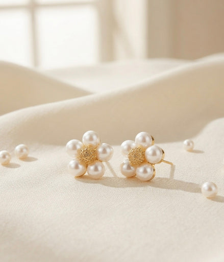 Pearl Daisy Studs
