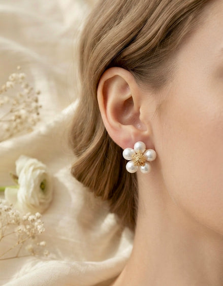 Pearl Daisy Studs