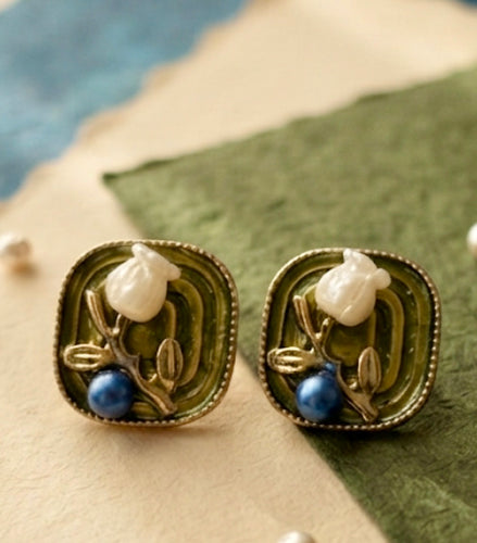 Tulip Stud