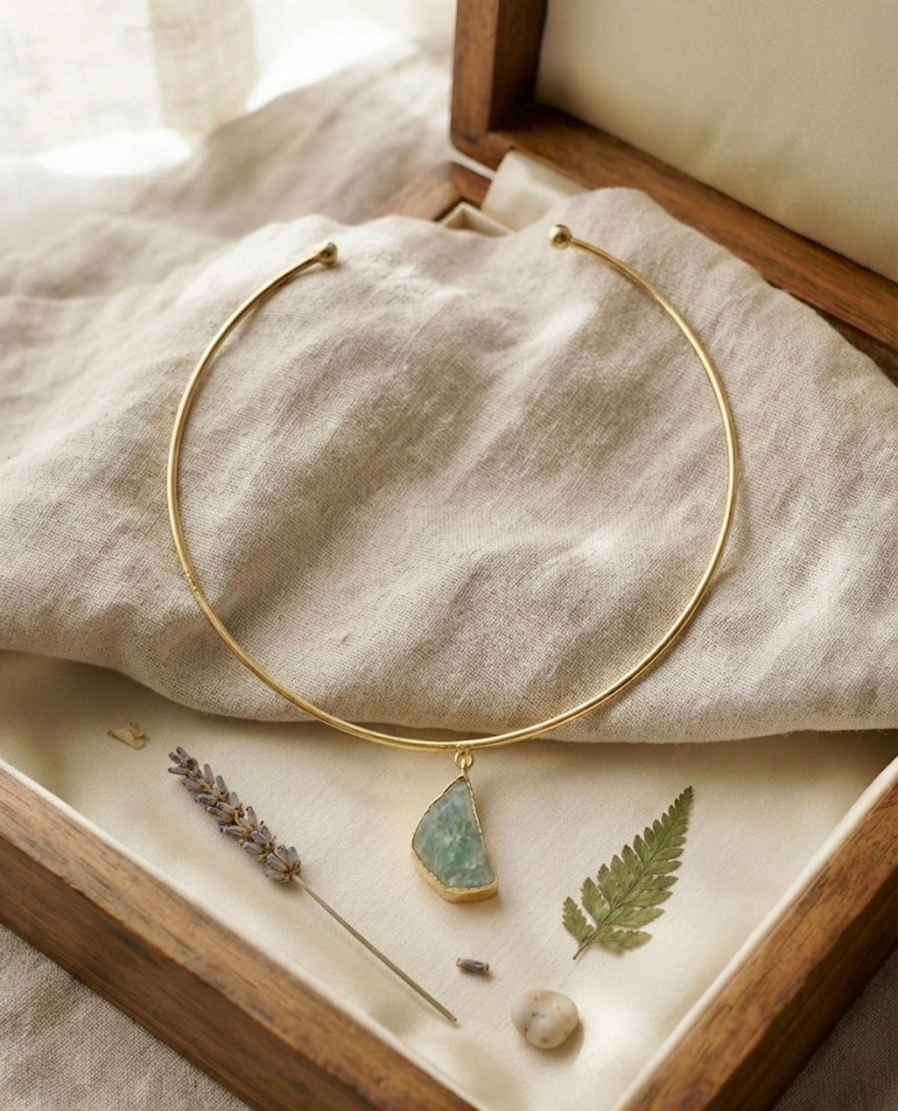 Green Quartz Colllar