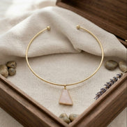 Sweetheart Collar