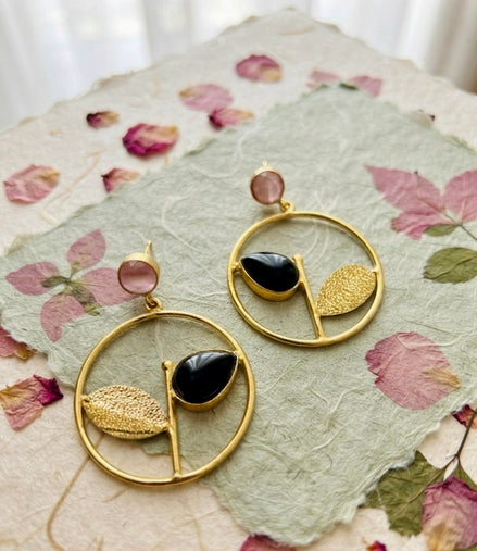 Rose Quartz and Black Onyx Mixed-Stone Leaf Hoop
