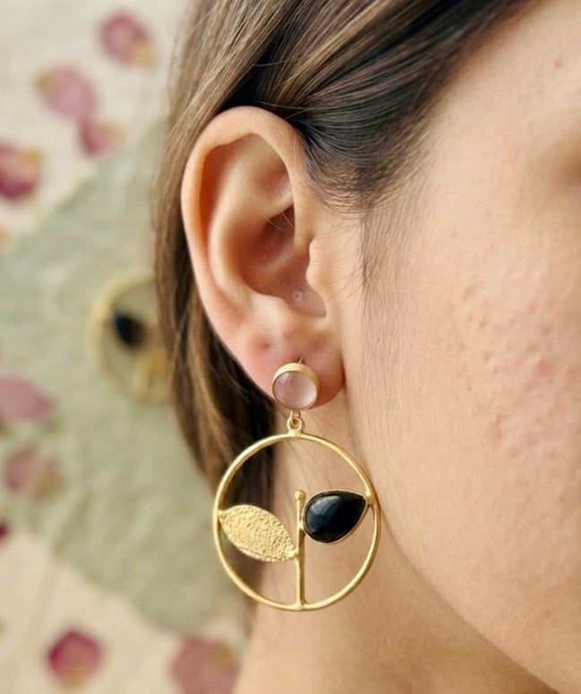Rose Quartz and Black Onyx Mixed-Stone Leaf Hoop