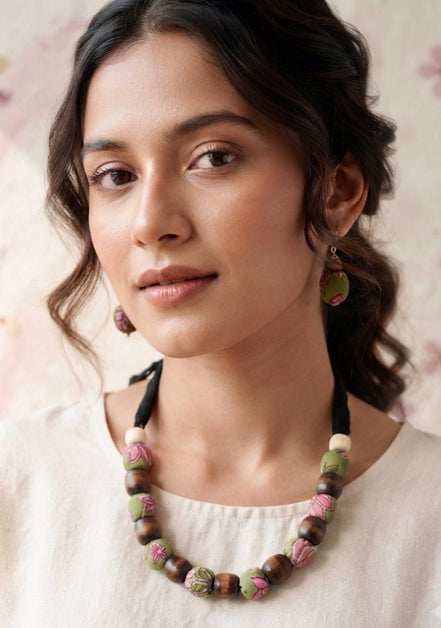 Matcha Rose Necklace