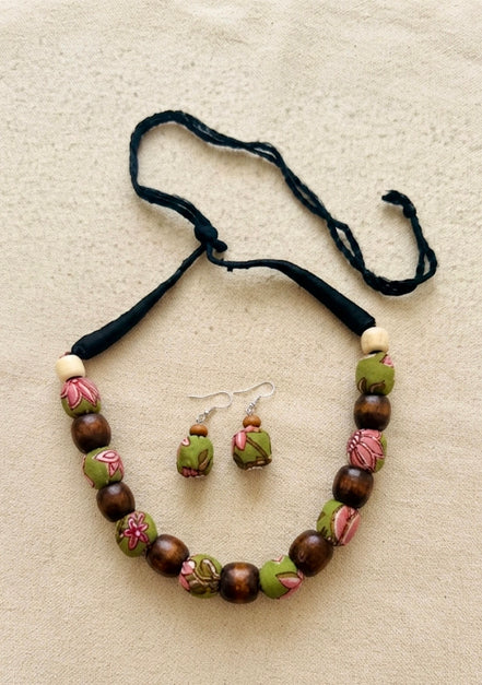 Matcha Rose Necklace