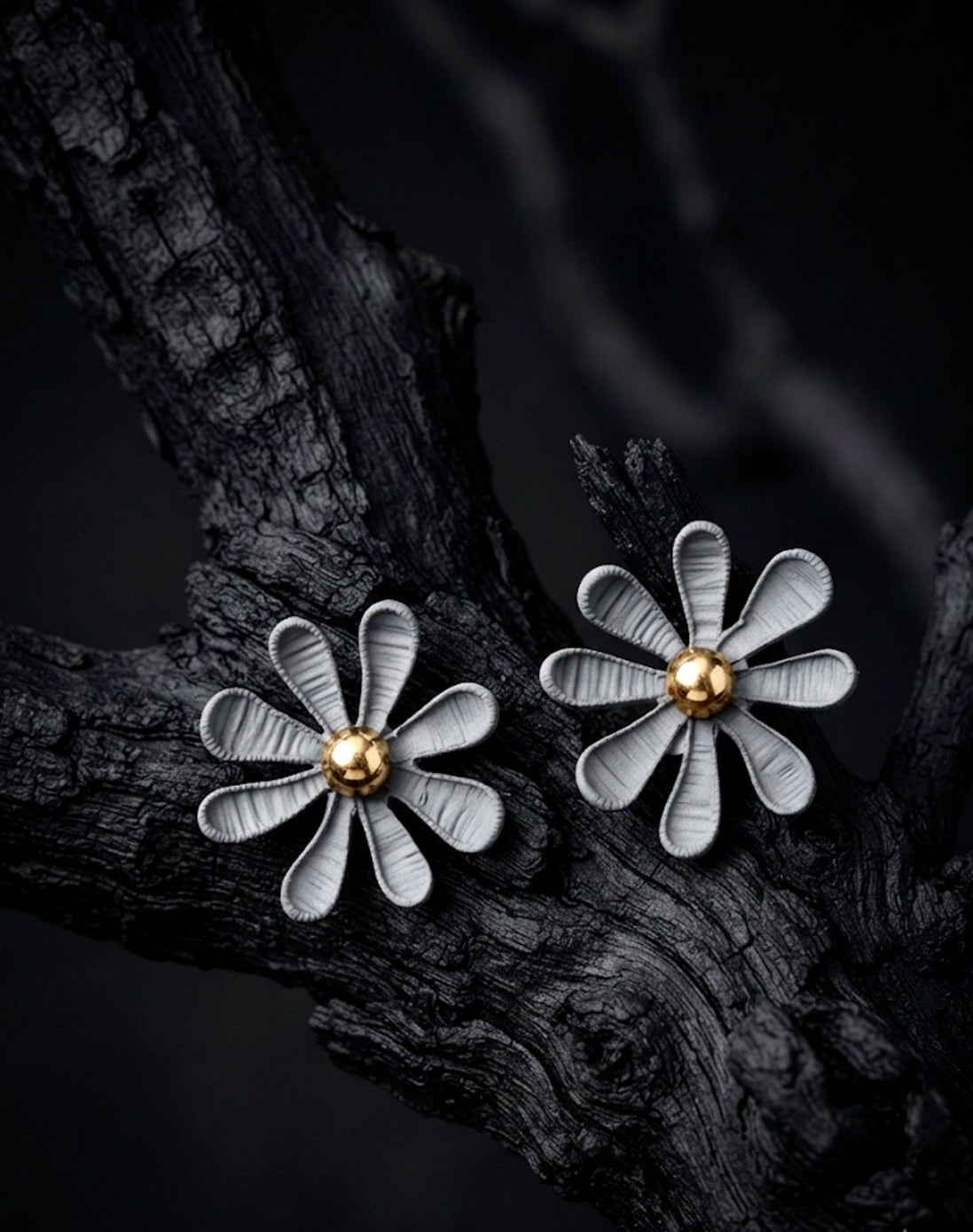 Matte Grey Daisy Flower Stud Earrings.