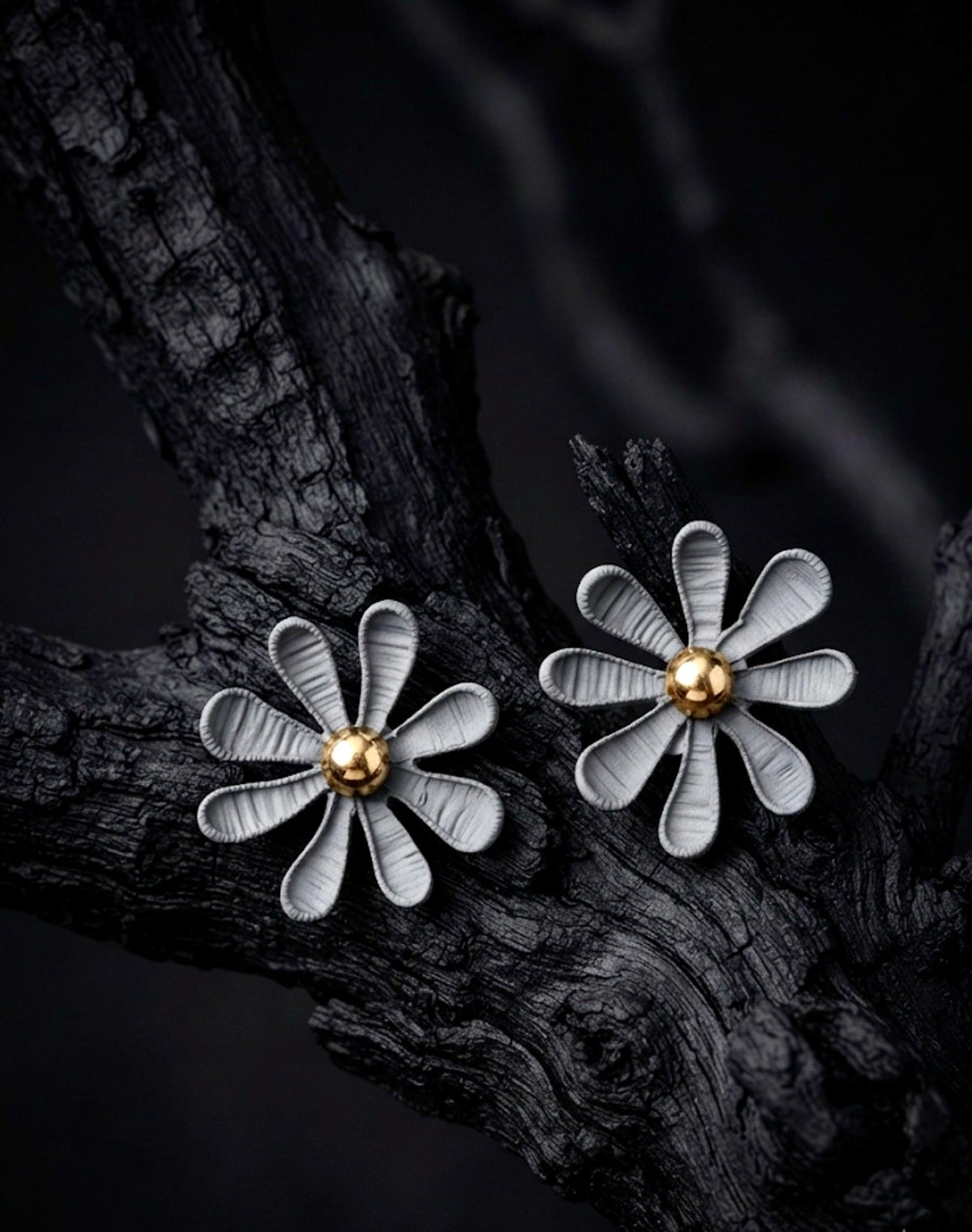 Matte Grey Daisy Flower Stud Earrings.