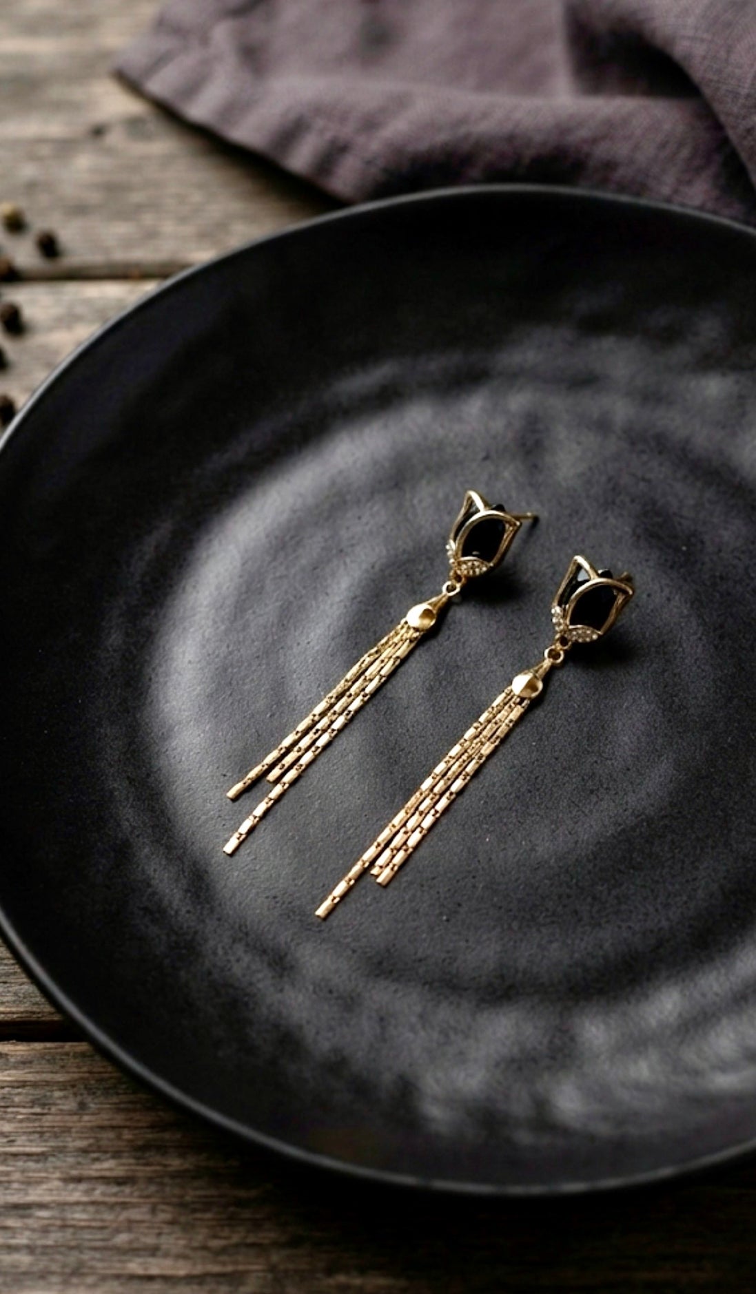 Black Tulip Tassel Drop