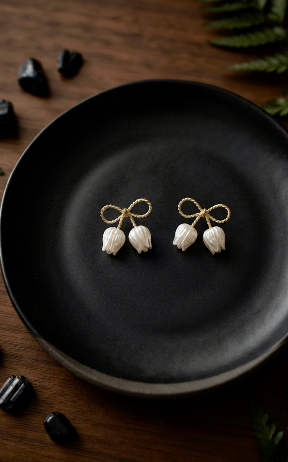Valley Pearl Drop Earrings