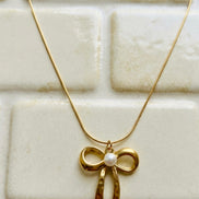 Pearl Bow Pendent Chain