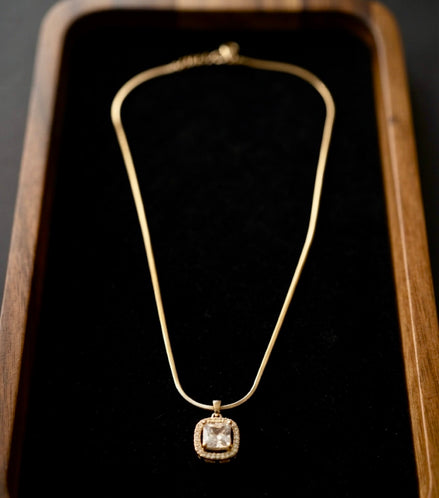 Anti-tarnish Cushion Crystal solitaire Chain