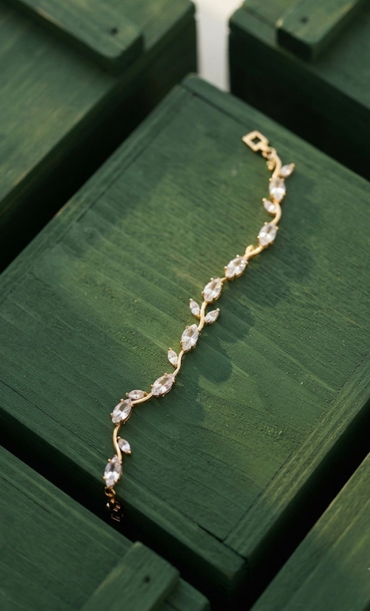 White Crystal Tulip Vine Bracelet