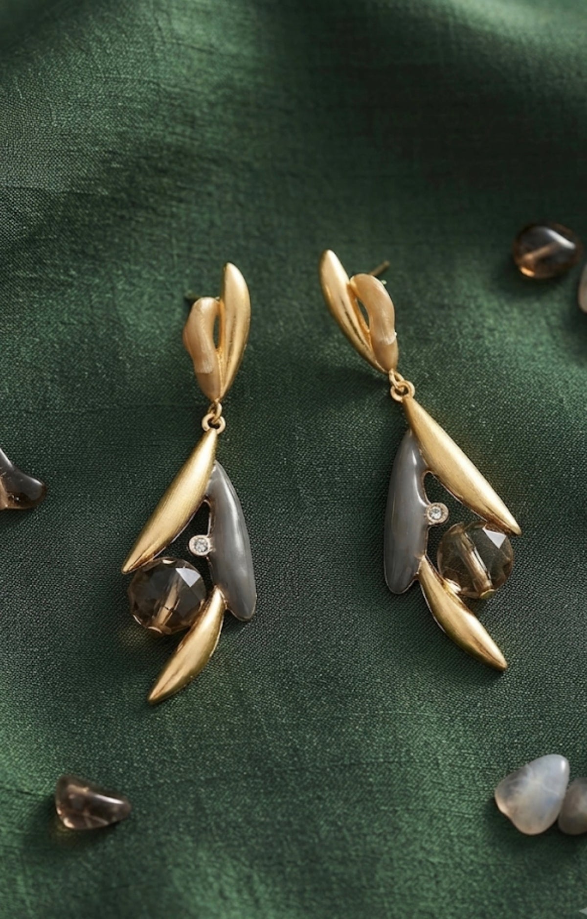 Korean Leaf Dual Shade Dangle