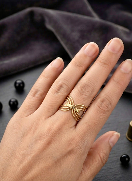 Spiral Knot Ring