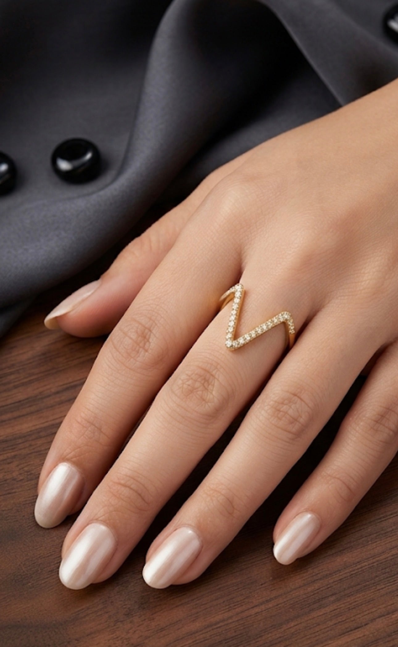 Minimalist Pavé Chevron V-ring