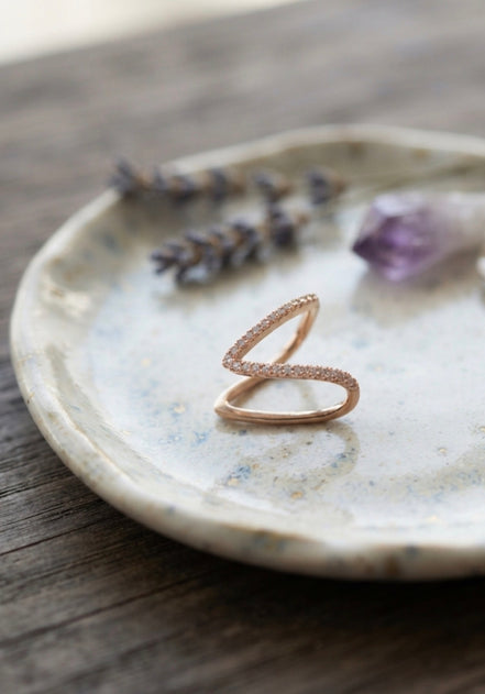 Minimalist Pavé Chevron V-ring