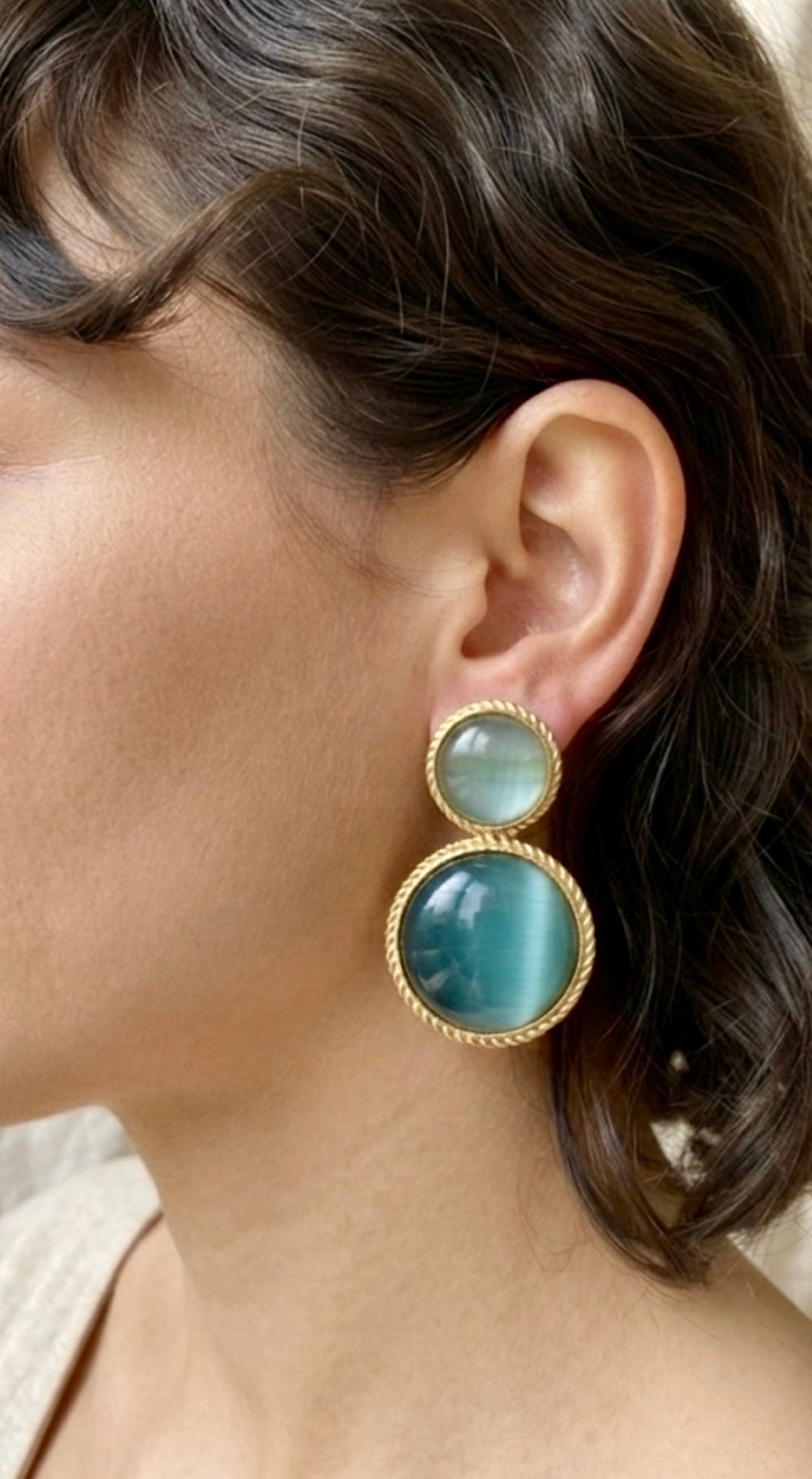 Blue Cat's Eye Dual Stud