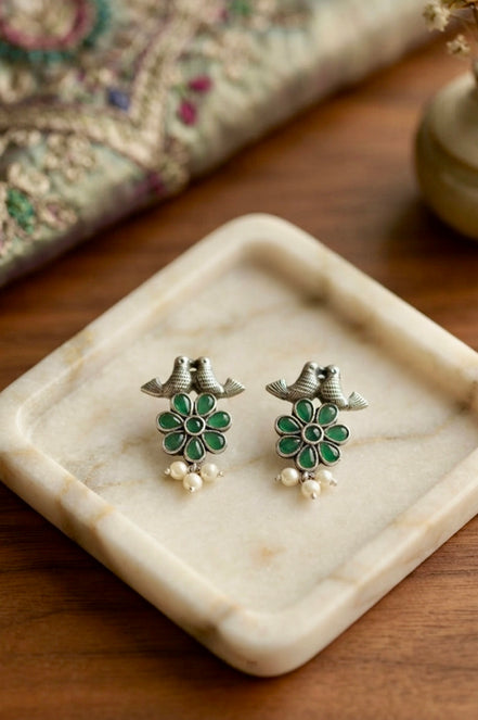 Dual Bird Green Monalisa Flower Oxidised Silver Stud