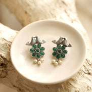 Dual Bird Green Monalisa Flower Oxidised Silver Stud