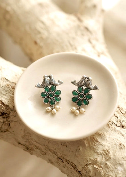 Dual Bird Green Monalisa Flower Oxidised Silver Stud