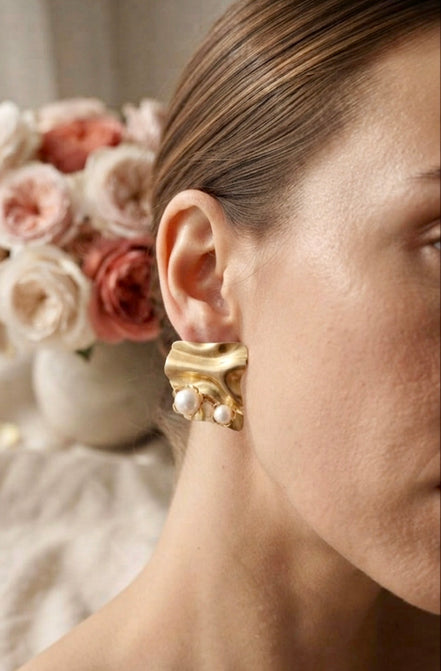 Gold Alloy Premium Molten Pearl Stud Earrings